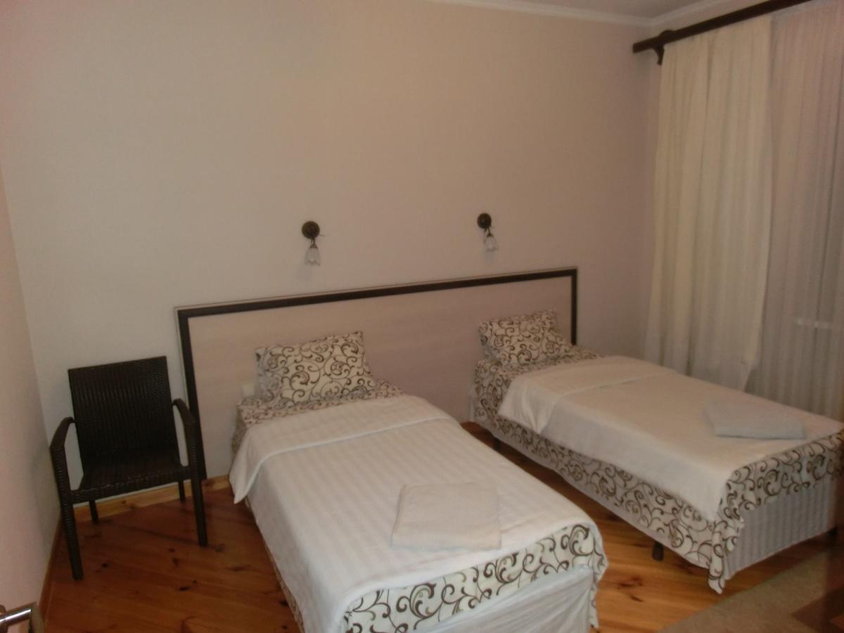 Uyut Hotel Chernihiv Exterior photo