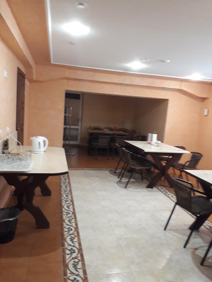 Uyut Hotel Chernihiv Exterior photo
