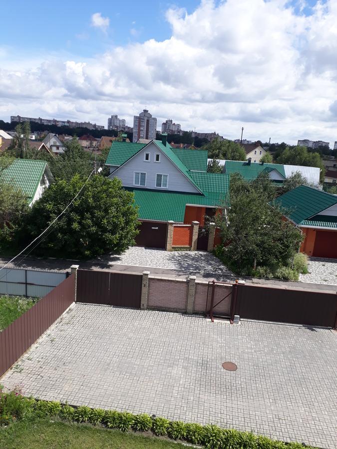 Uyut Hotel Chernihiv Exterior photo